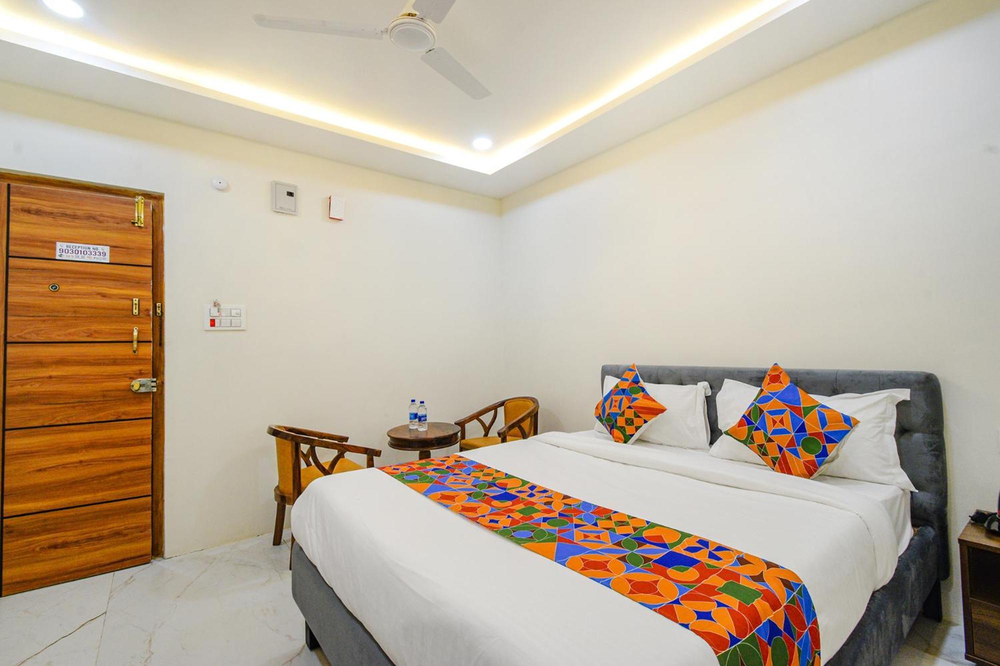 Fabhotel Ssr Ikon Suites - Nr Hyderabad Central University, Kondapur Exterior photo