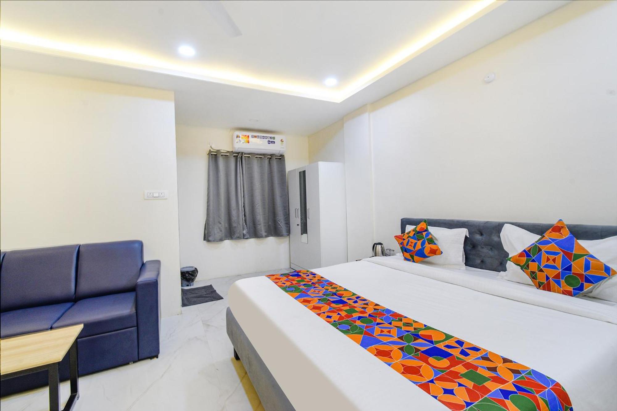 Fabhotel Ssr Ikon Suites - Nr Hyderabad Central University, Kondapur Exterior photo