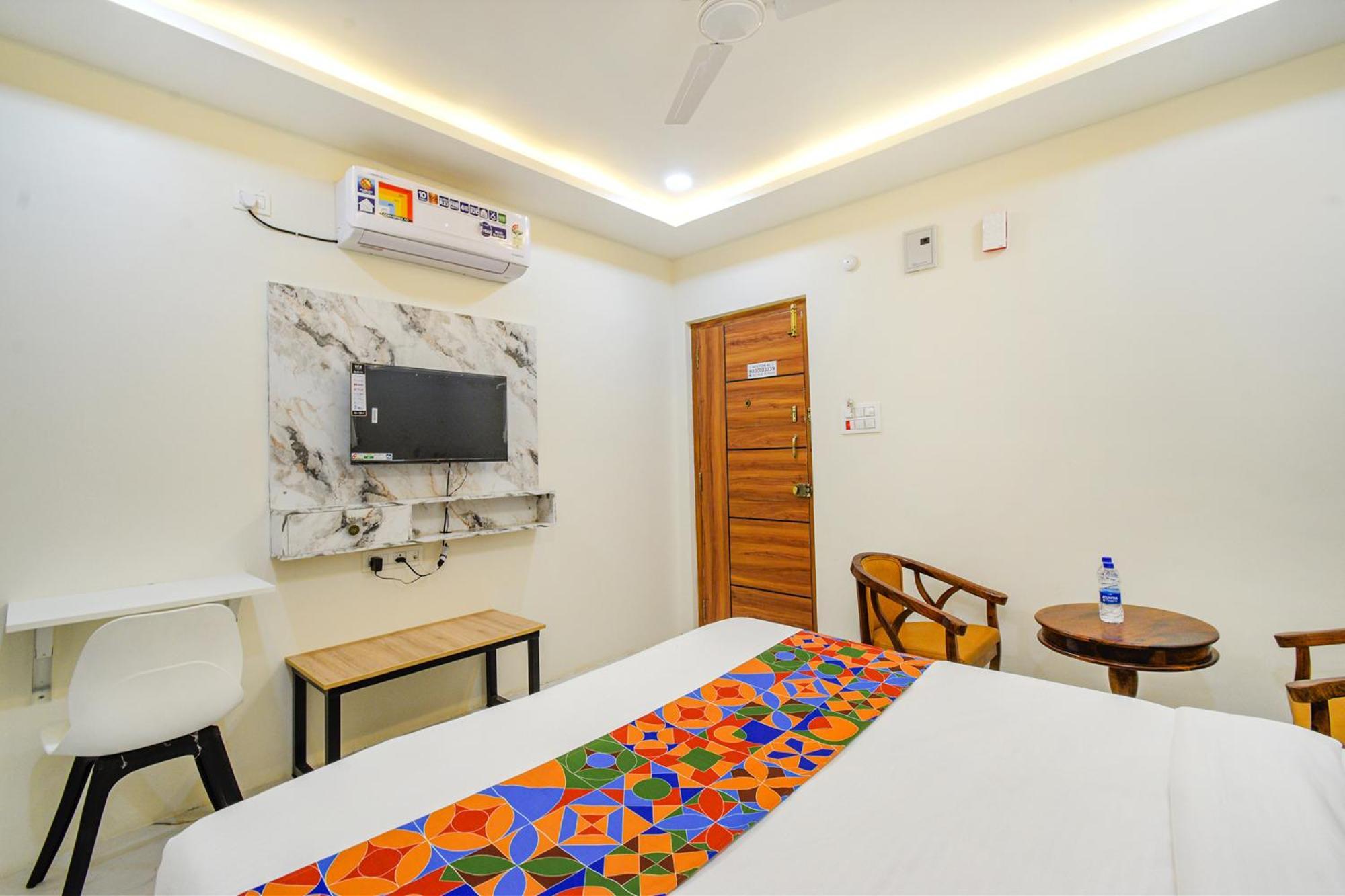 Fabhotel Ssr Ikon Suites - Nr Hyderabad Central University, Kondapur Exterior photo