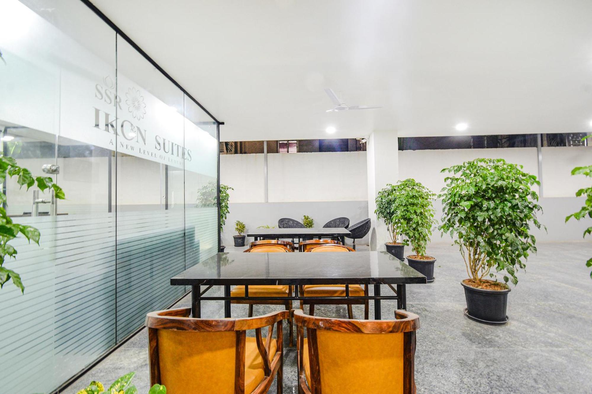 Fabhotel Ssr Ikon Suites - Nr Hyderabad Central University, Kondapur Exterior photo